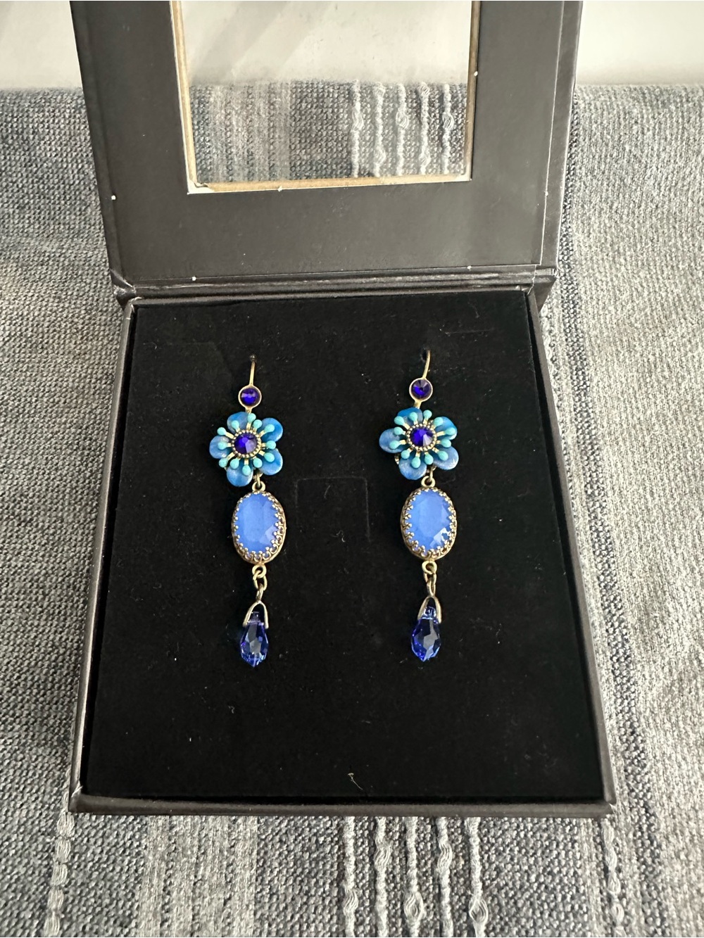 NIB Michal Negrin Blue Swarovski Crystal Flower Dangle Earrings Victorian - Picture 3 of 7